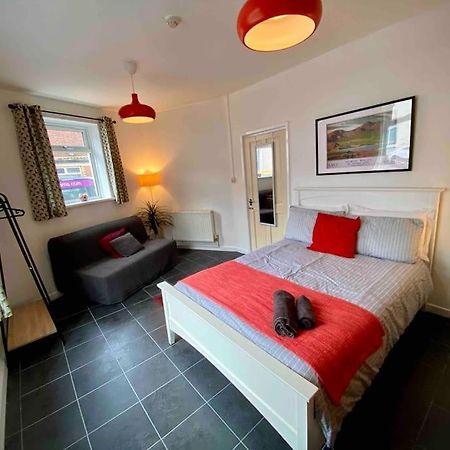 Brickworks - 2 Bedrooms, 15 Mins Walk To The Centre, With Garden Cardiff Exteriör bild