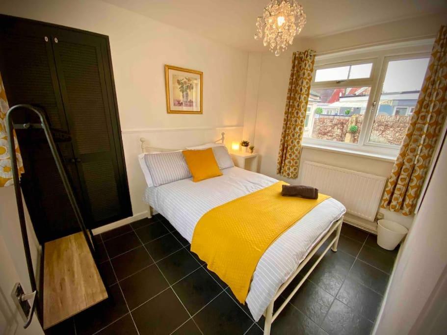 Brickworks - 2 Bedrooms, 15 Mins Walk To The Centre, With Garden Cardiff Exteriör bild