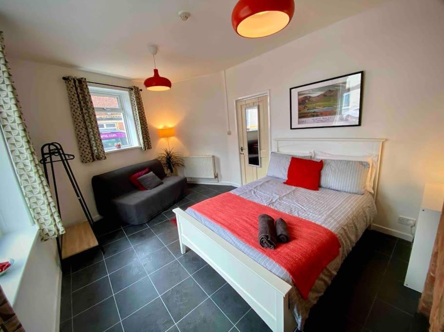 Brickworks - 2 Bedrooms, 15 Mins Walk To The Centre, With Garden Cardiff Exteriör bild