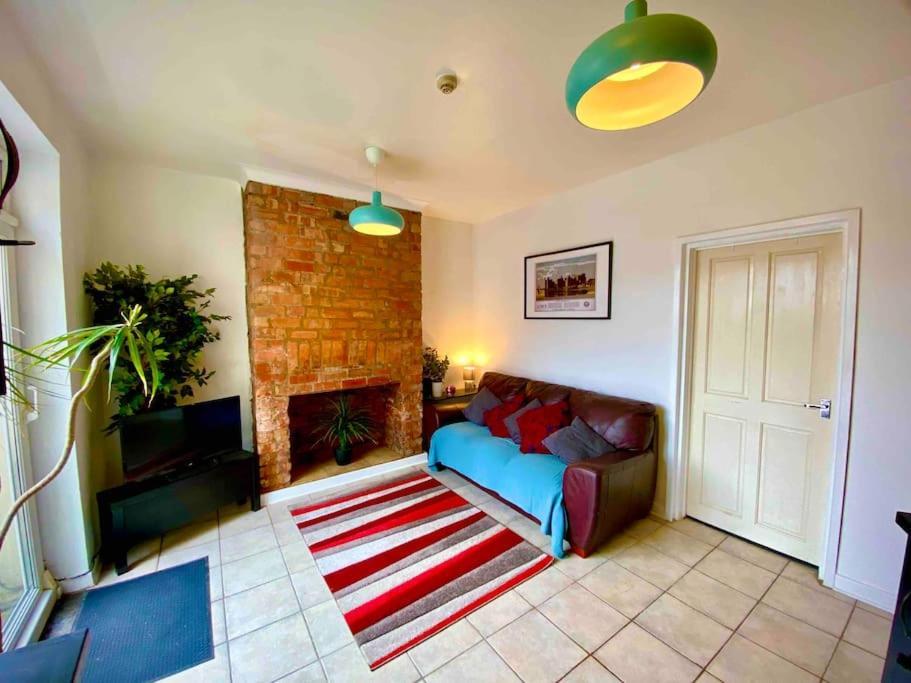 Brickworks - 2 Bedrooms, 15 Mins Walk To The Centre, With Garden Cardiff Exteriör bild