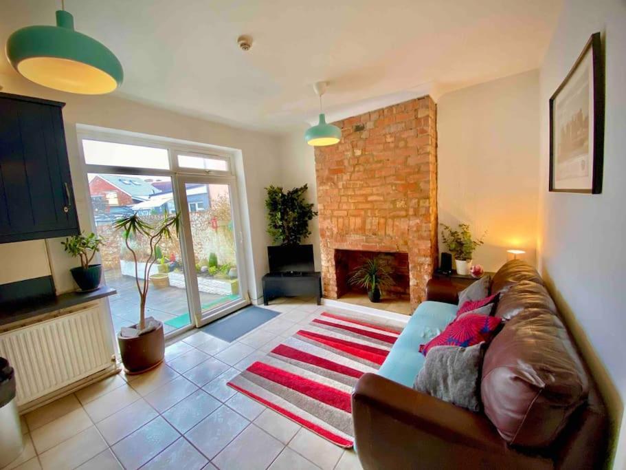 Brickworks - 2 Bedrooms, 15 Mins Walk To The Centre, With Garden Cardiff Exteriör bild